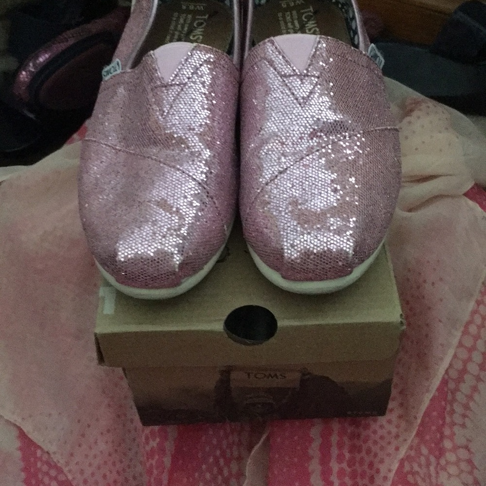 Toms pink sparkles women’s 6.5